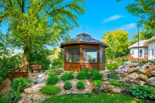 1146 Pleasure Drive W, Litchfield, MN 55355