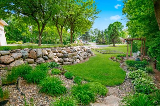 1146 Pleasure Drive W, Litchfield, MN 55355