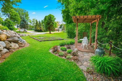 1146 Pleasure Drive W, Litchfield, MN 55355