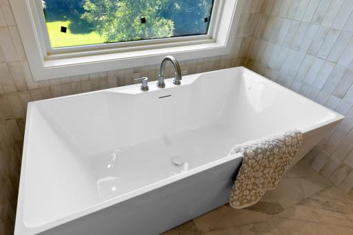 The perfect soaking tub after a long day at the office -- or golf course!