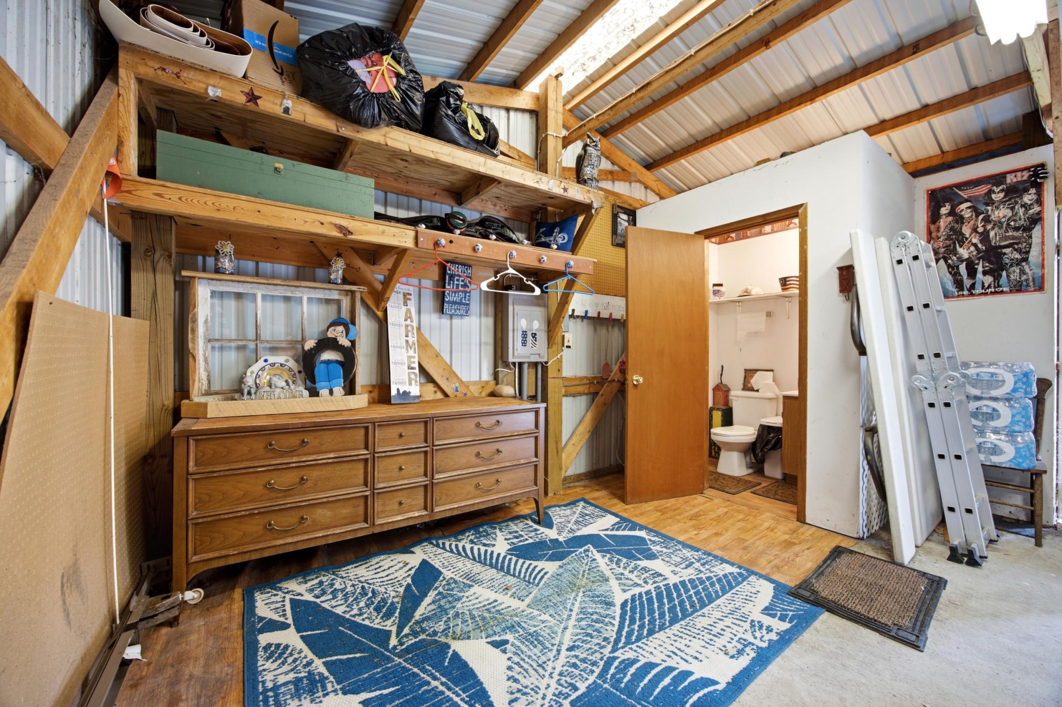 change area & 1/2 ba in garage!!