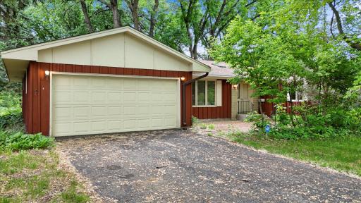 13009 Lakeview Drive, Burnsville, MN 55337