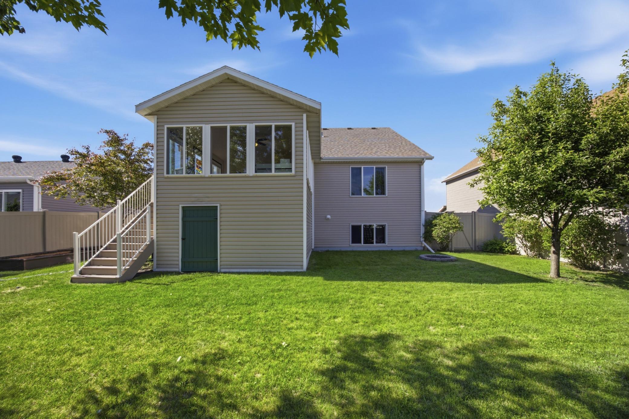 Back Exterior / Yard