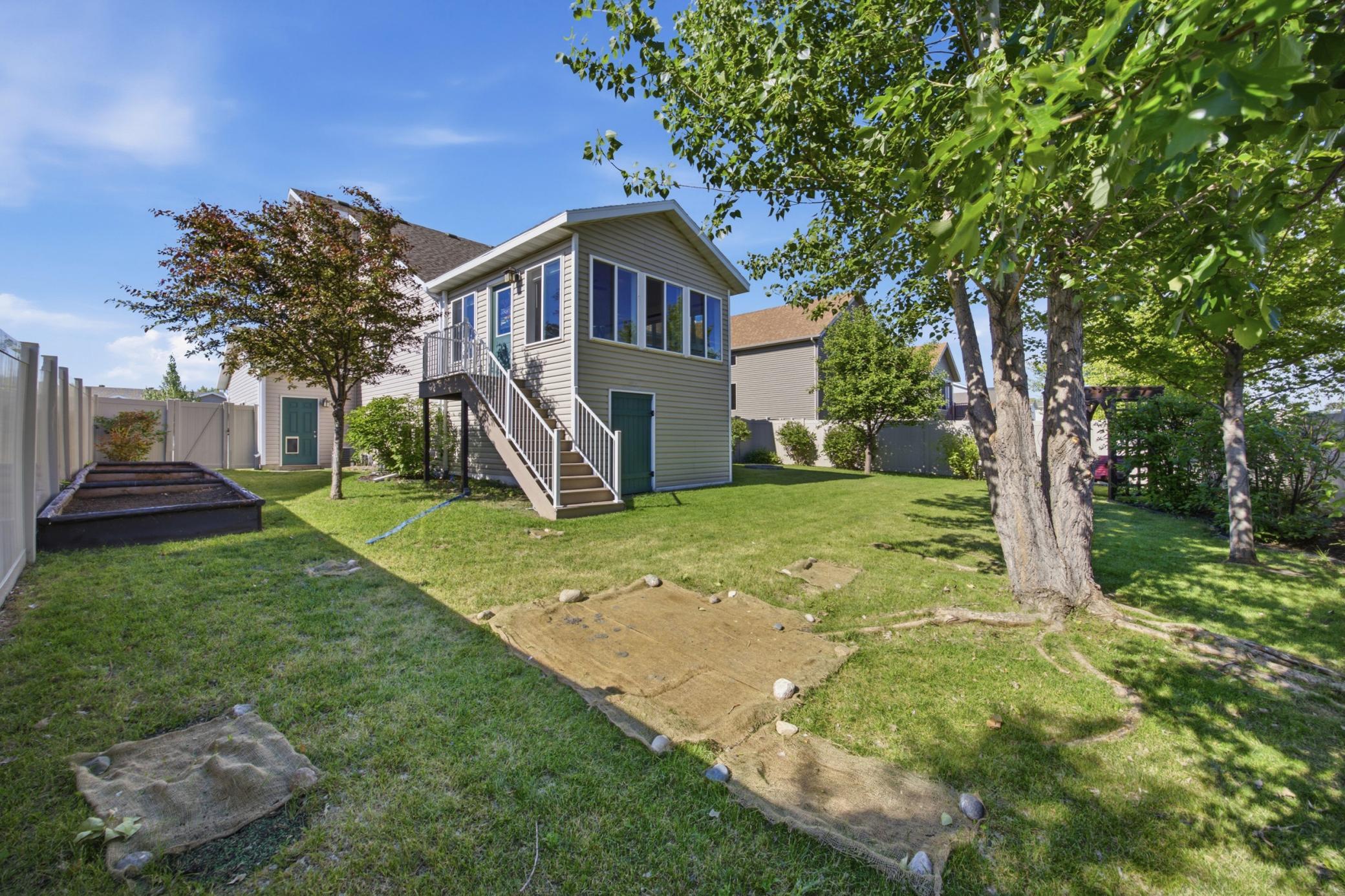 Back Exterior / Yard