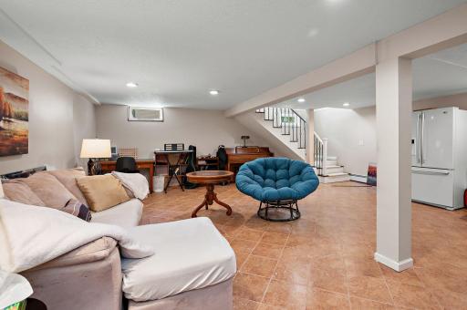 1490 Rainbow Avenue, Maple Plain, MN 55359