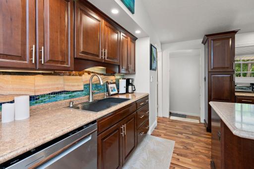 1490 Rainbow Avenue, Maple Plain, MN 55359