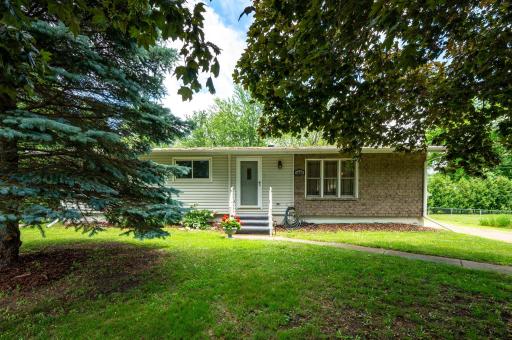 1490 Rainbow Avenue, Maple Plain, MN 55359