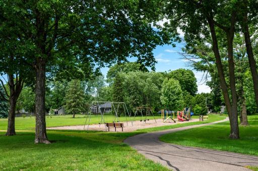 1490 Rainbow Avenue, Maple Plain, MN 55359