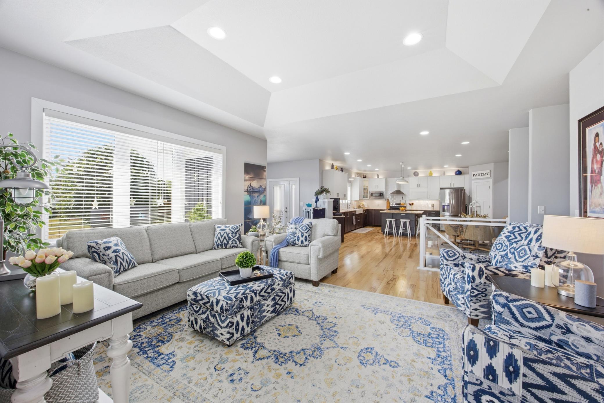 Living Room & Kitchen