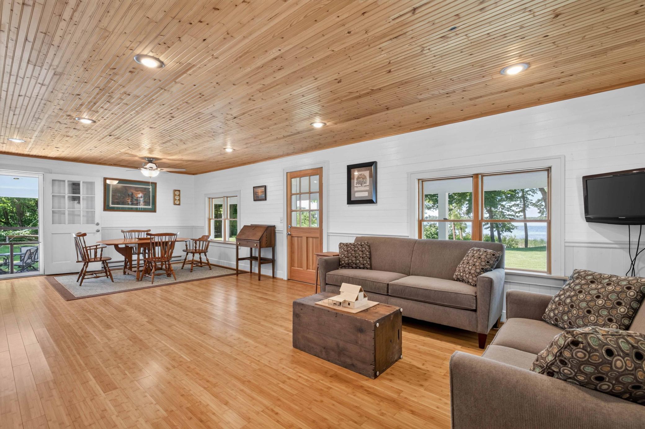 Cabin Vibes - Modern Amenities