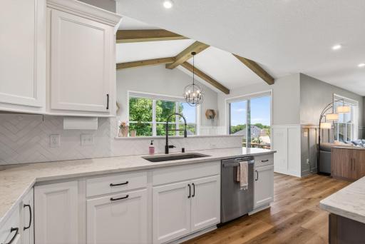 6600 Bracken Drive, Minnetrista, MN 55331