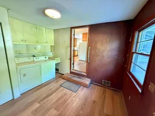 220 S 4th Street, Bird Island, MN 55310