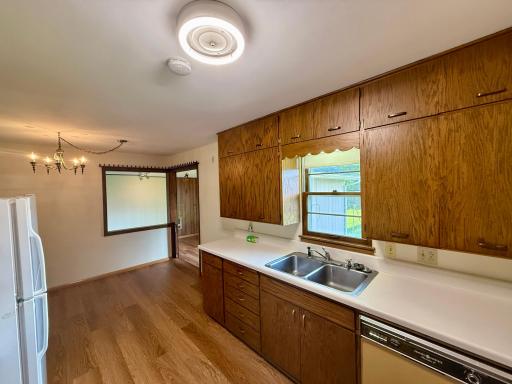 220 S 4th Street, Bird Island, MN 55310