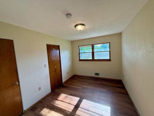 220 S 4th Street, Bird Island, MN 55310