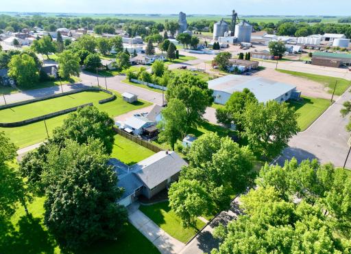 220 S 4th Street, Bird Island, MN 55310