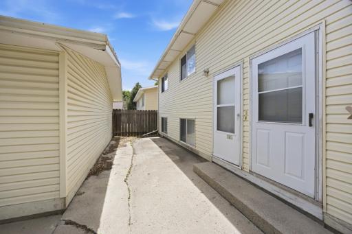 910-912 32nd Street N, Fargo, ND 58102