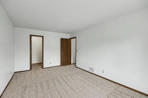 4647 Penkwe Way, Saint Paul, MN 55122