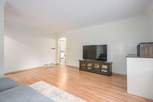 1155 4th Street E, Saint Paul, MN 55106