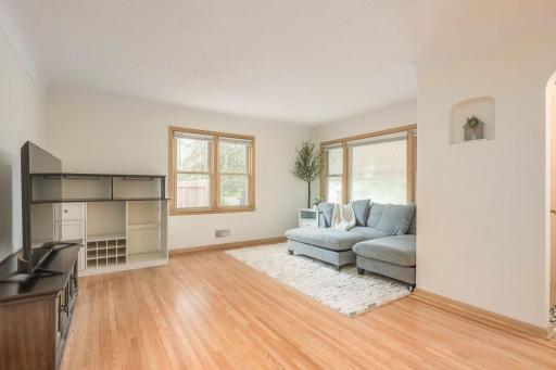 1155 4th Street E, Saint Paul, MN 55106