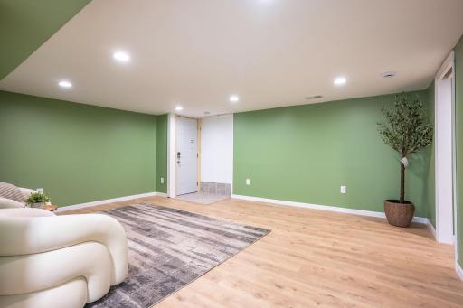 1155 4th Street E, Saint Paul, MN 55106