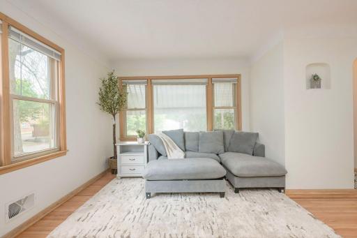 1155 4th Street E, Saint Paul, MN 55106