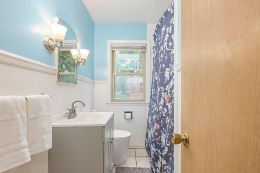 1155 4th Street E, Saint Paul, MN 55106