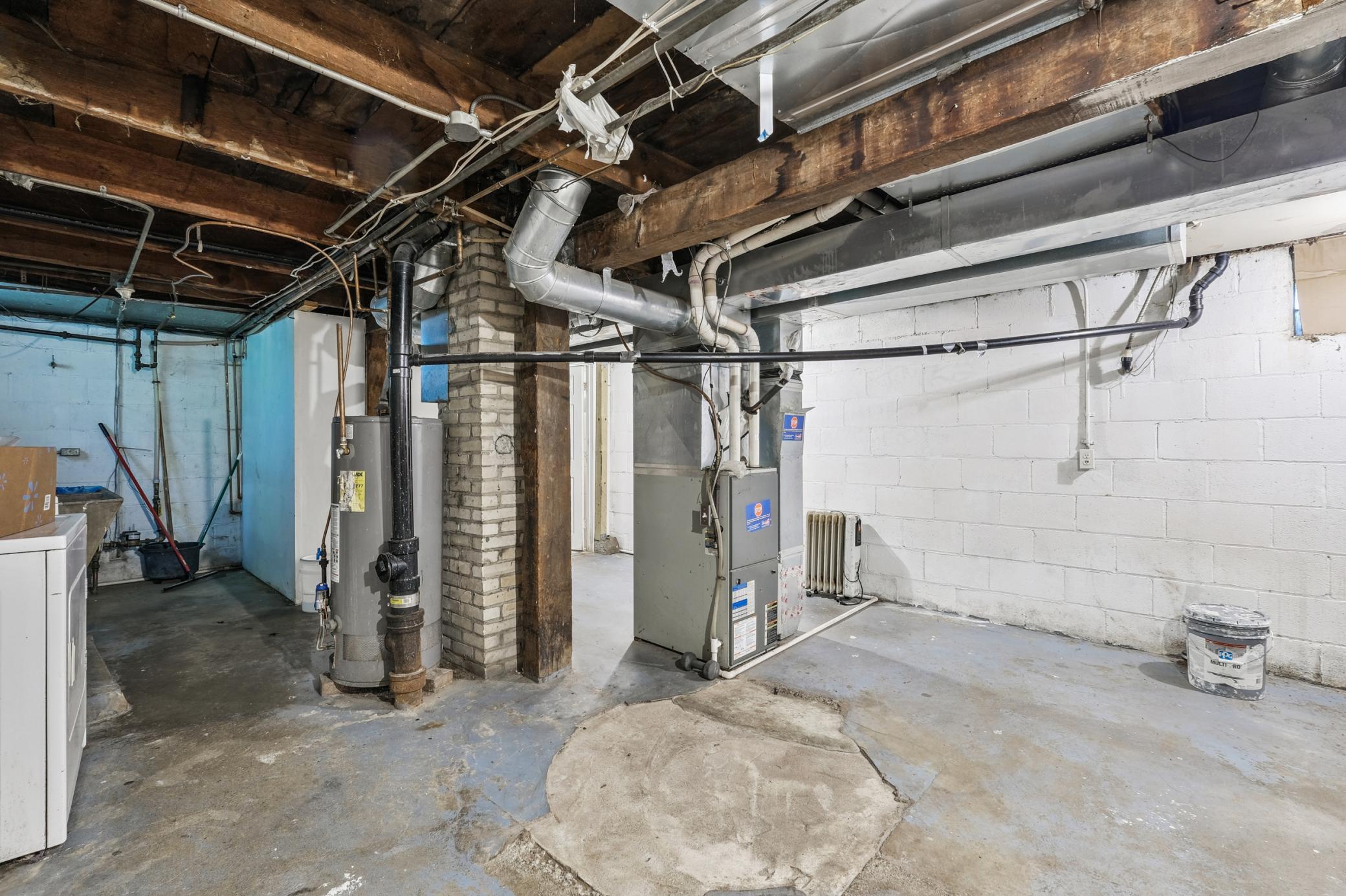 Basement1.jpg
