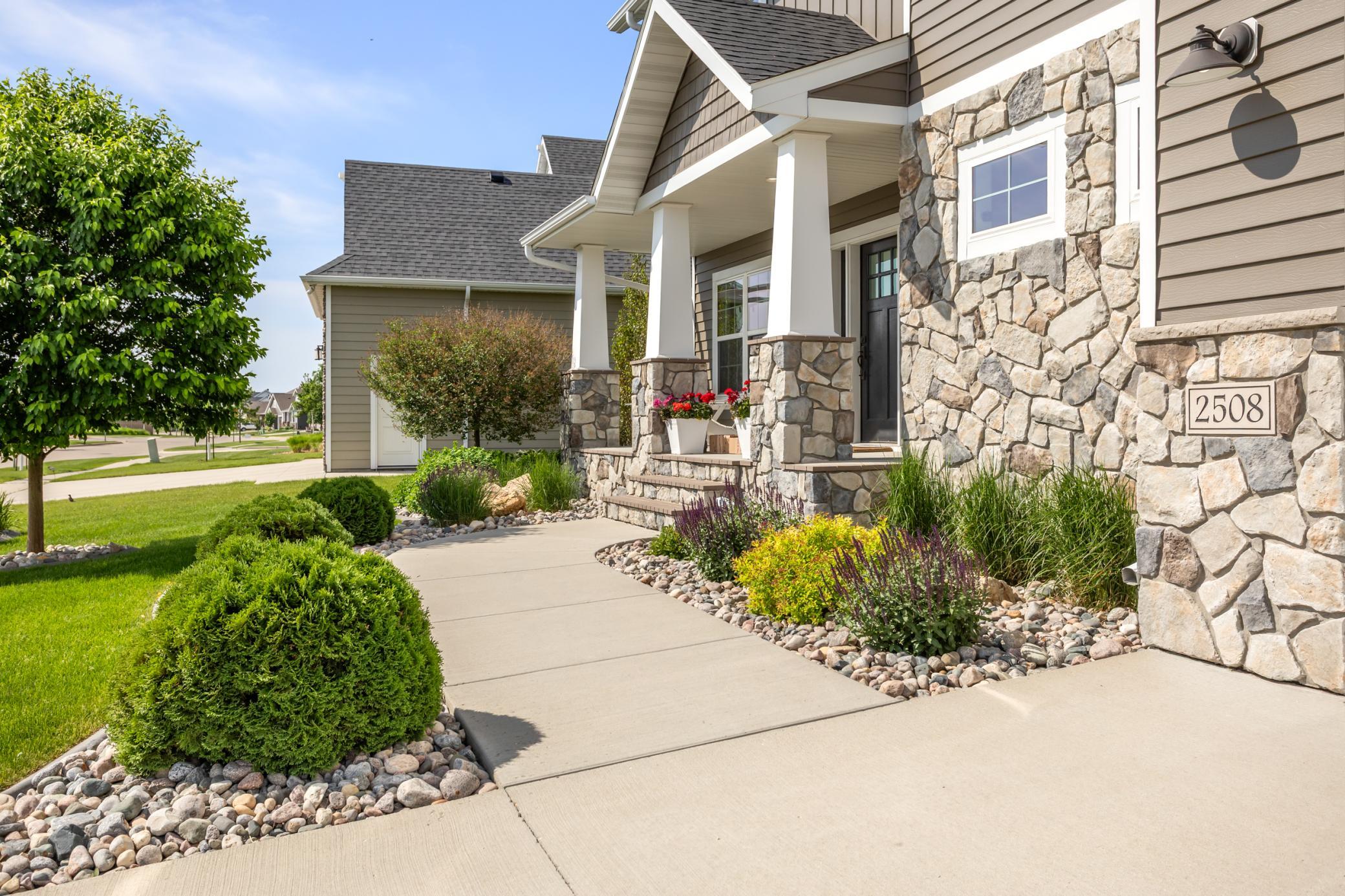 2508 Mcleod Dr W West Fargo