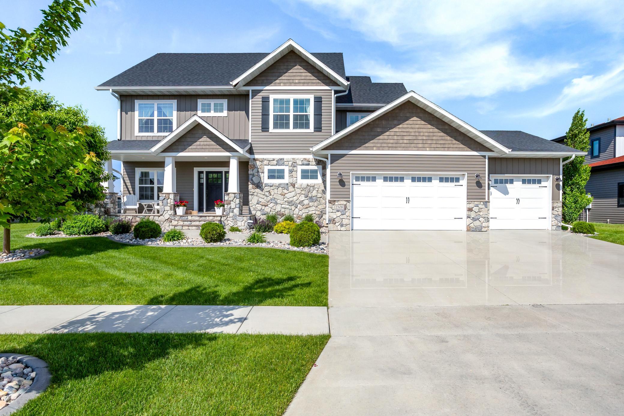 2508 Mcleod Dr W West Fargo