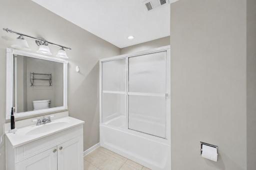 7598 Upper 23rd Street N, Oakdale, MN 55128