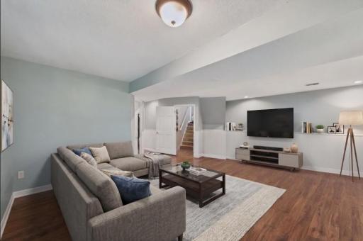 7598 Upper 23rd Street N, Oakdale, MN 55128