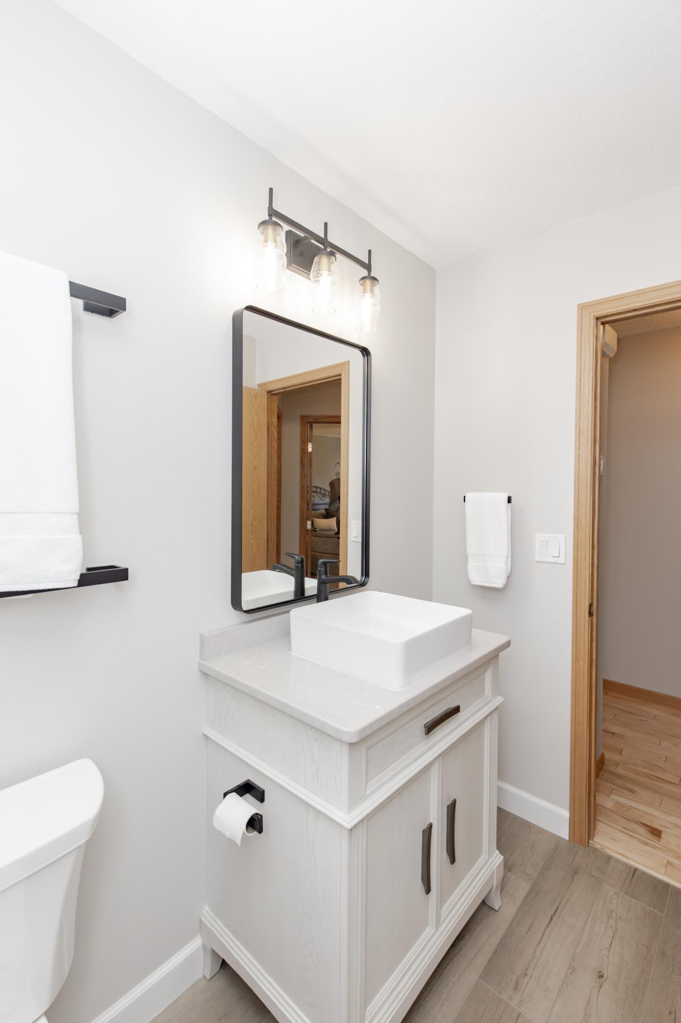 Bathroom 2 - Full