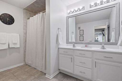 Double Vanity Provides Convenience for Busy Mornings
