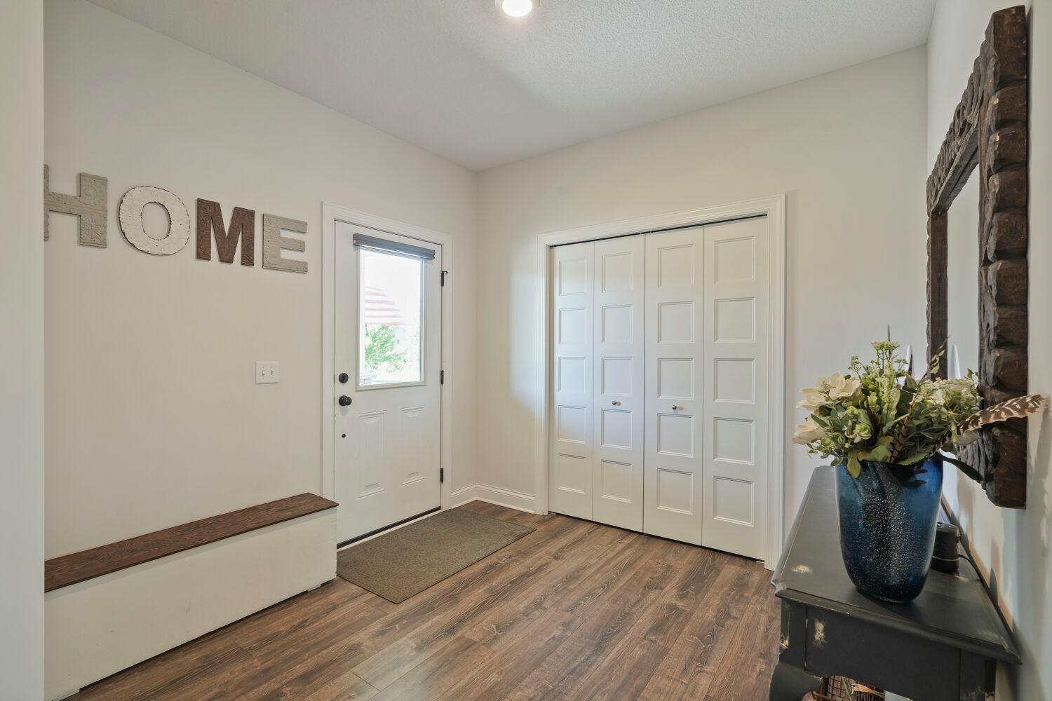 19973 Farnham Ave. N - Web Quality - 006 - 06 Foyer.jpg