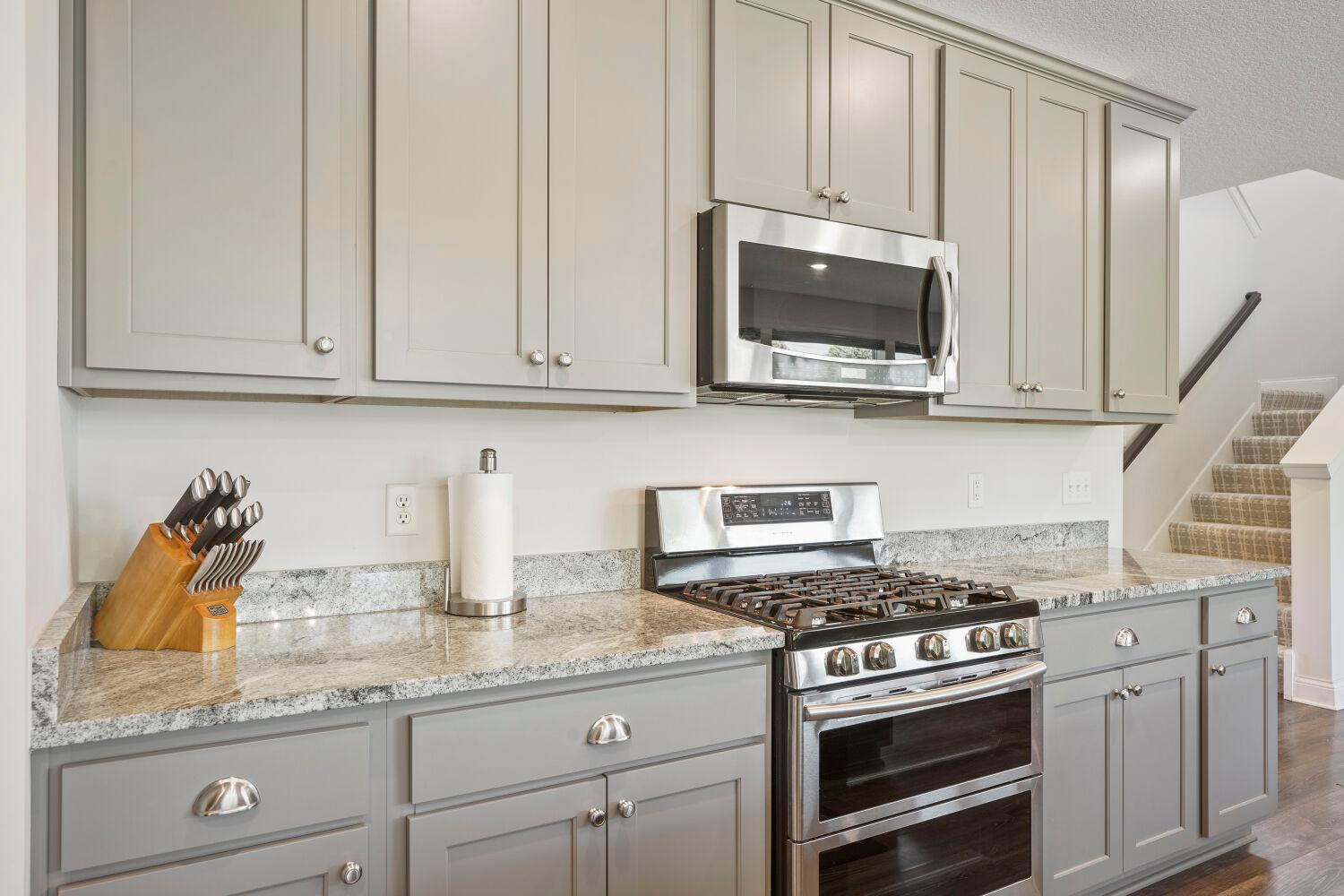 19973 Farnham Ave. N - Web Quality - 012 - 12 Kitchen.jpg
