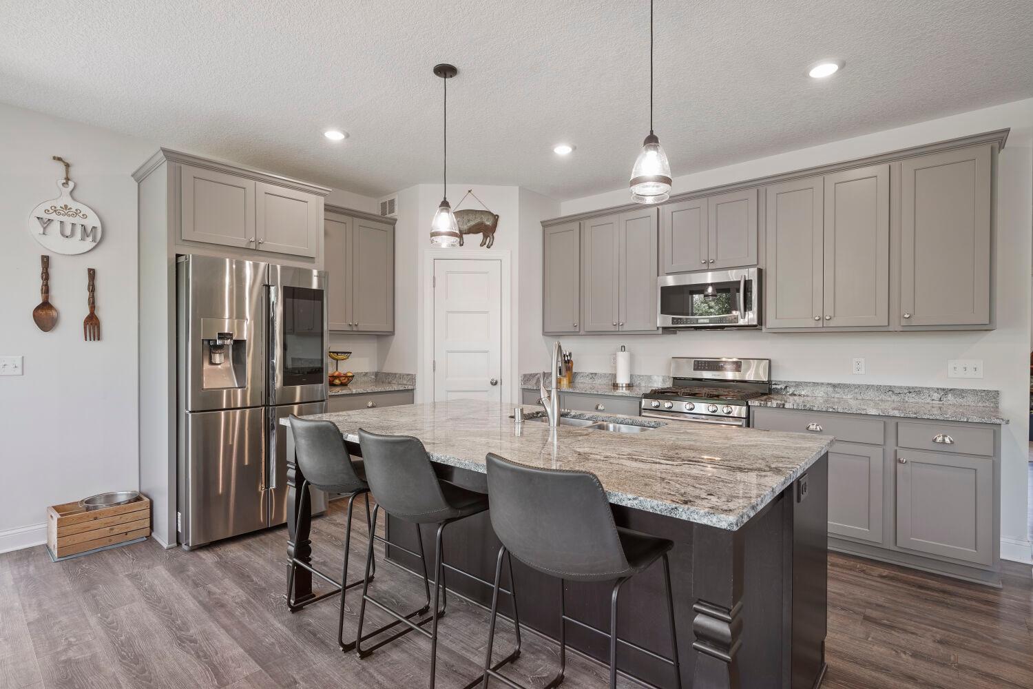 19973 Farnham Ave. N - Web Quality - 011 - 11 Kitchen.jpg