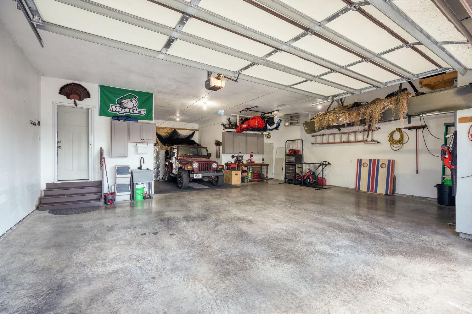 19973 Farnham Ave. N - Web Quality - 026 - 26 Garage.jpg