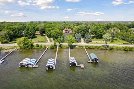 Photo for 1910 Shoreline Drive, Wayzata, MN 55391 - listing #7090325 1910 Shoreline Drive - Spacecrafting - 0001.jpg