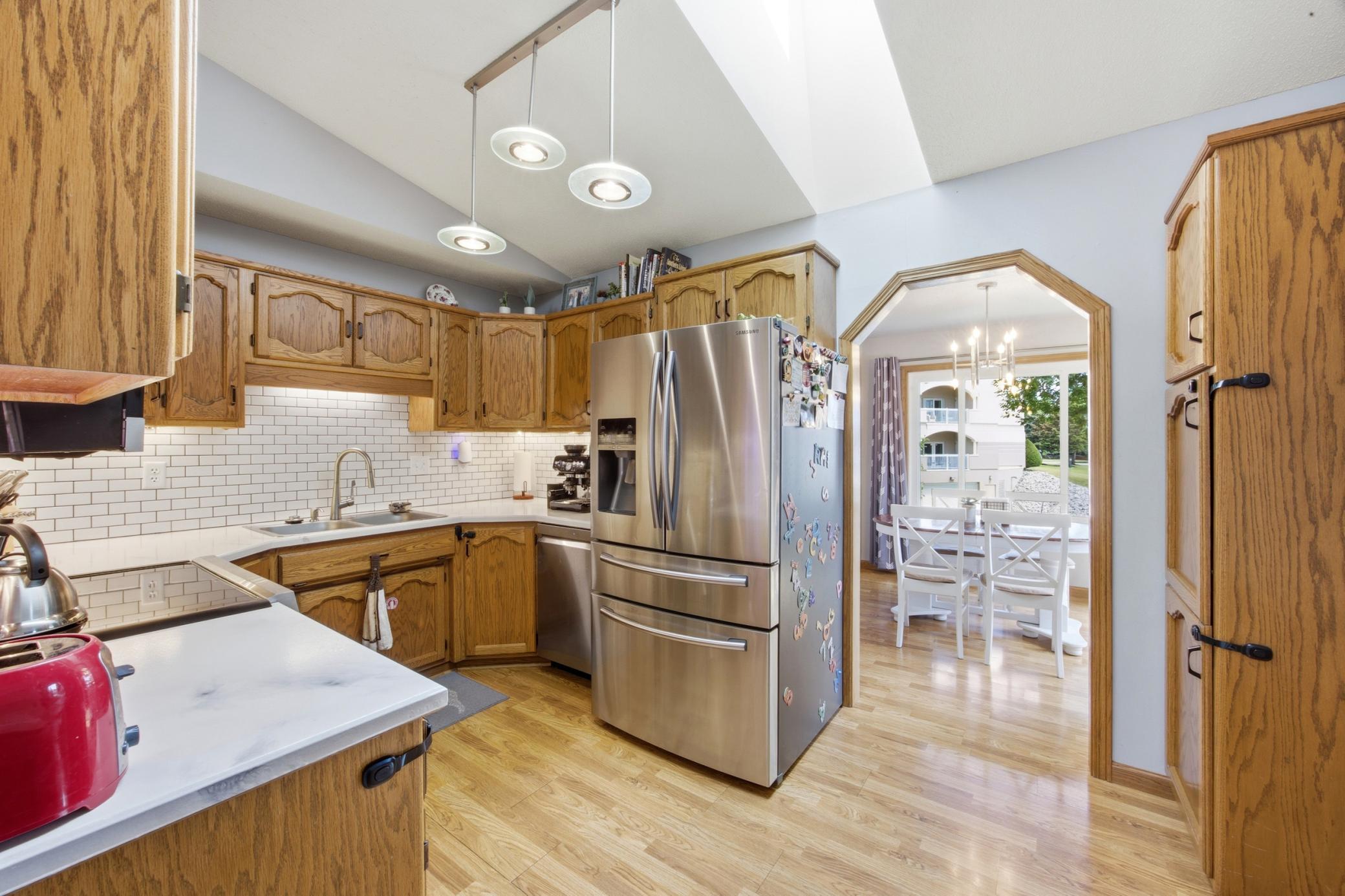 Kitchen (view 3)