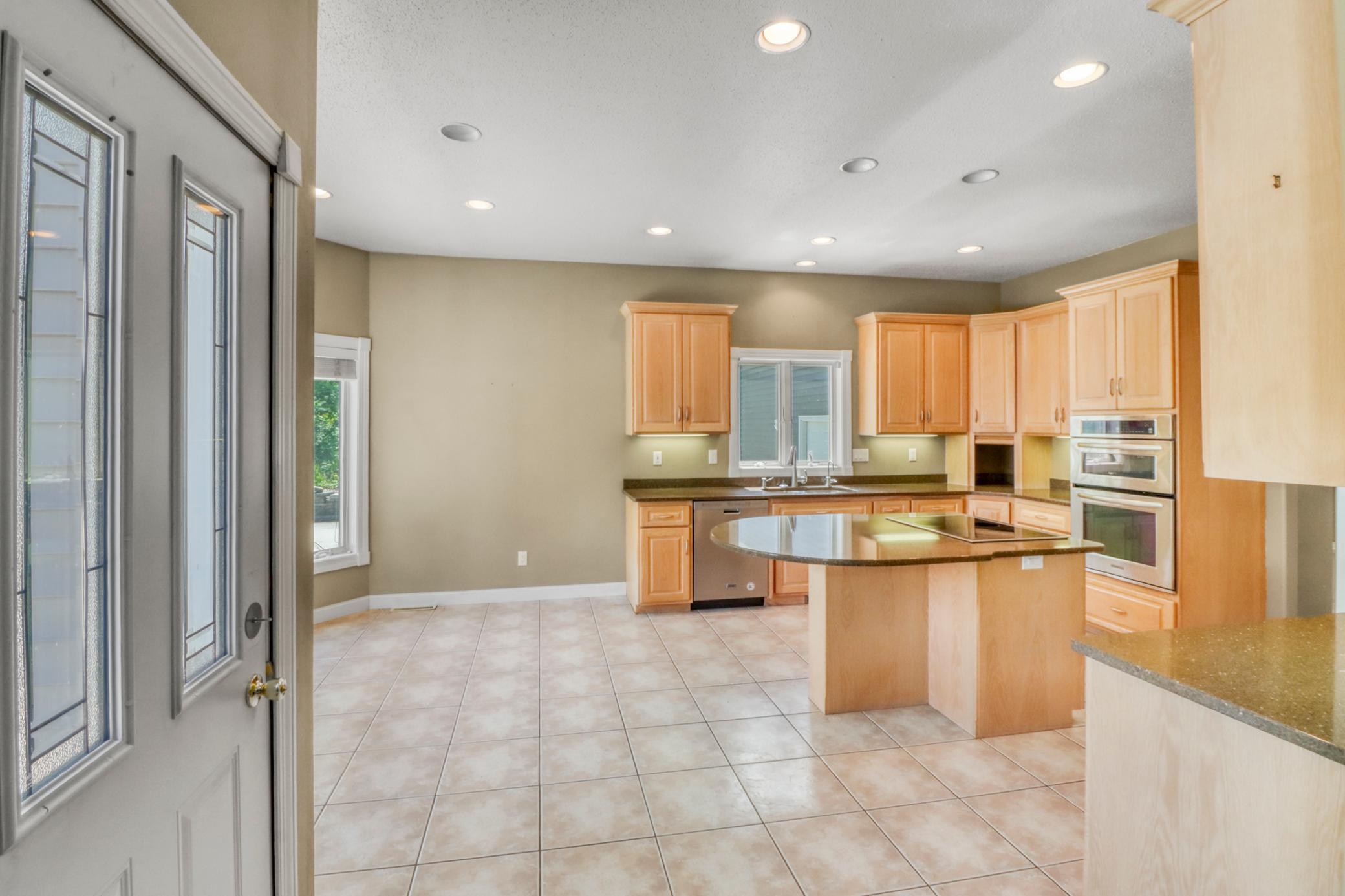 Kitchen1_3.JPG