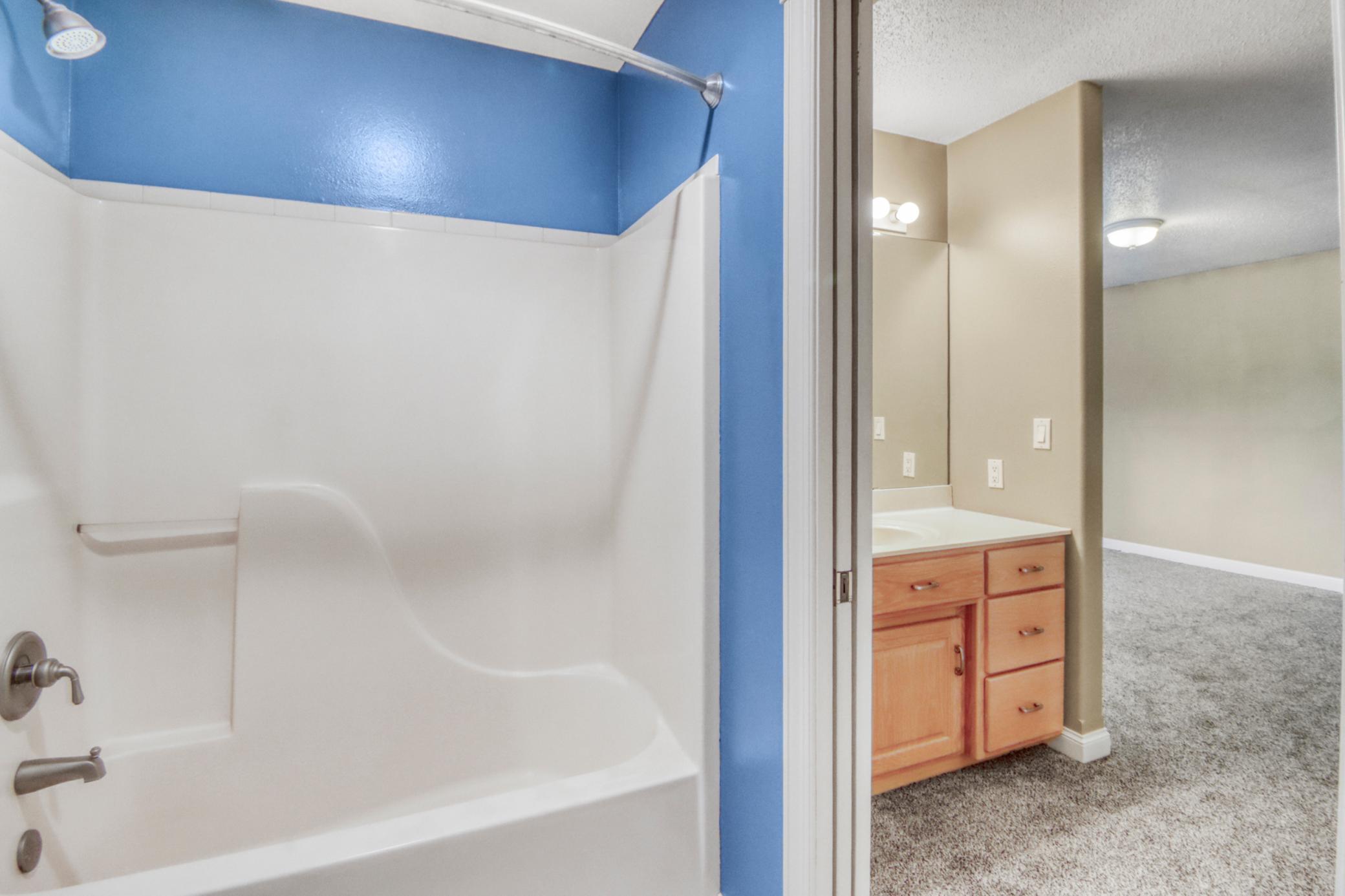 Upstairs Bathroom1_1.JPG