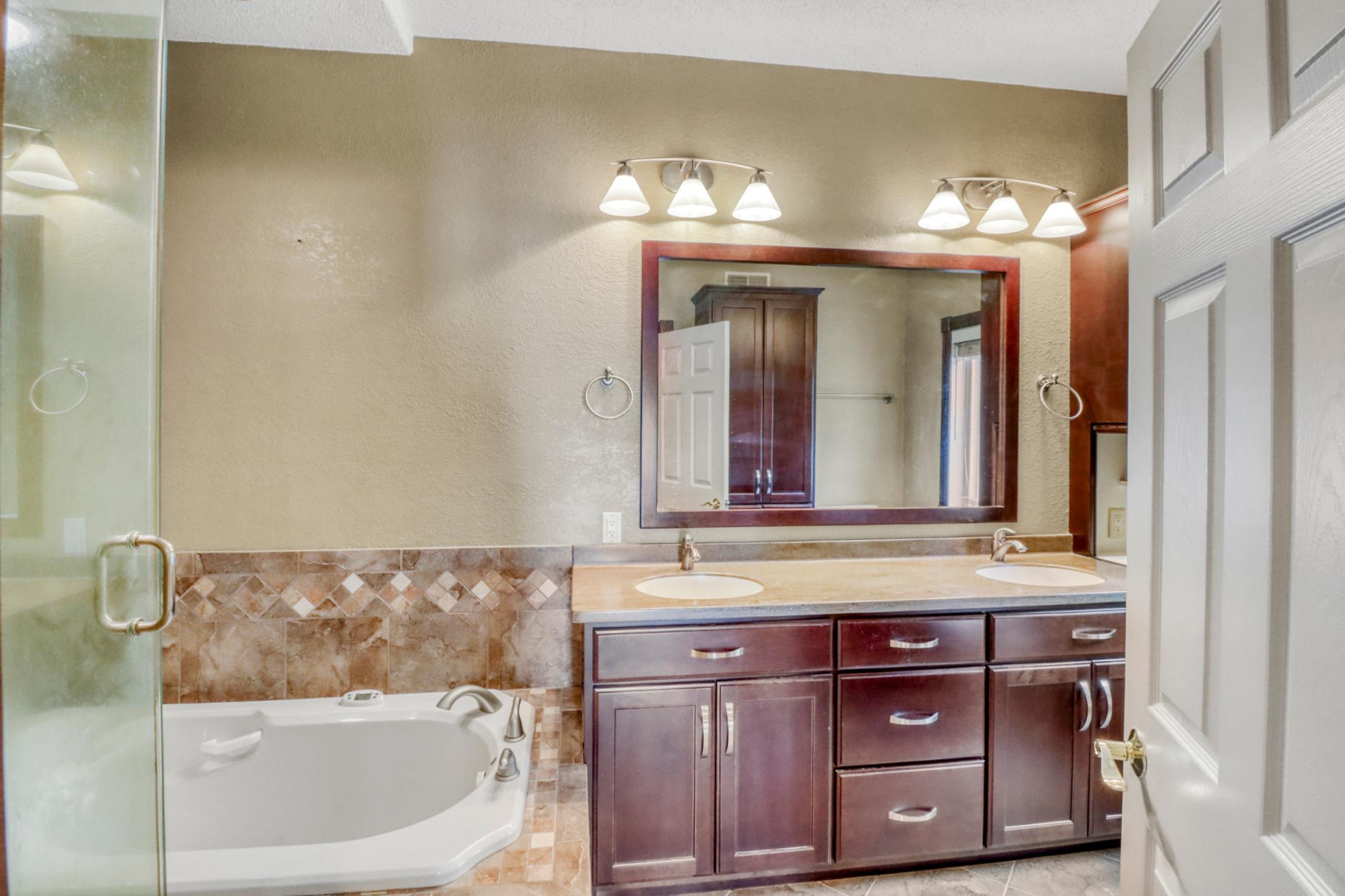 Primary Bathroom1_1.JPG