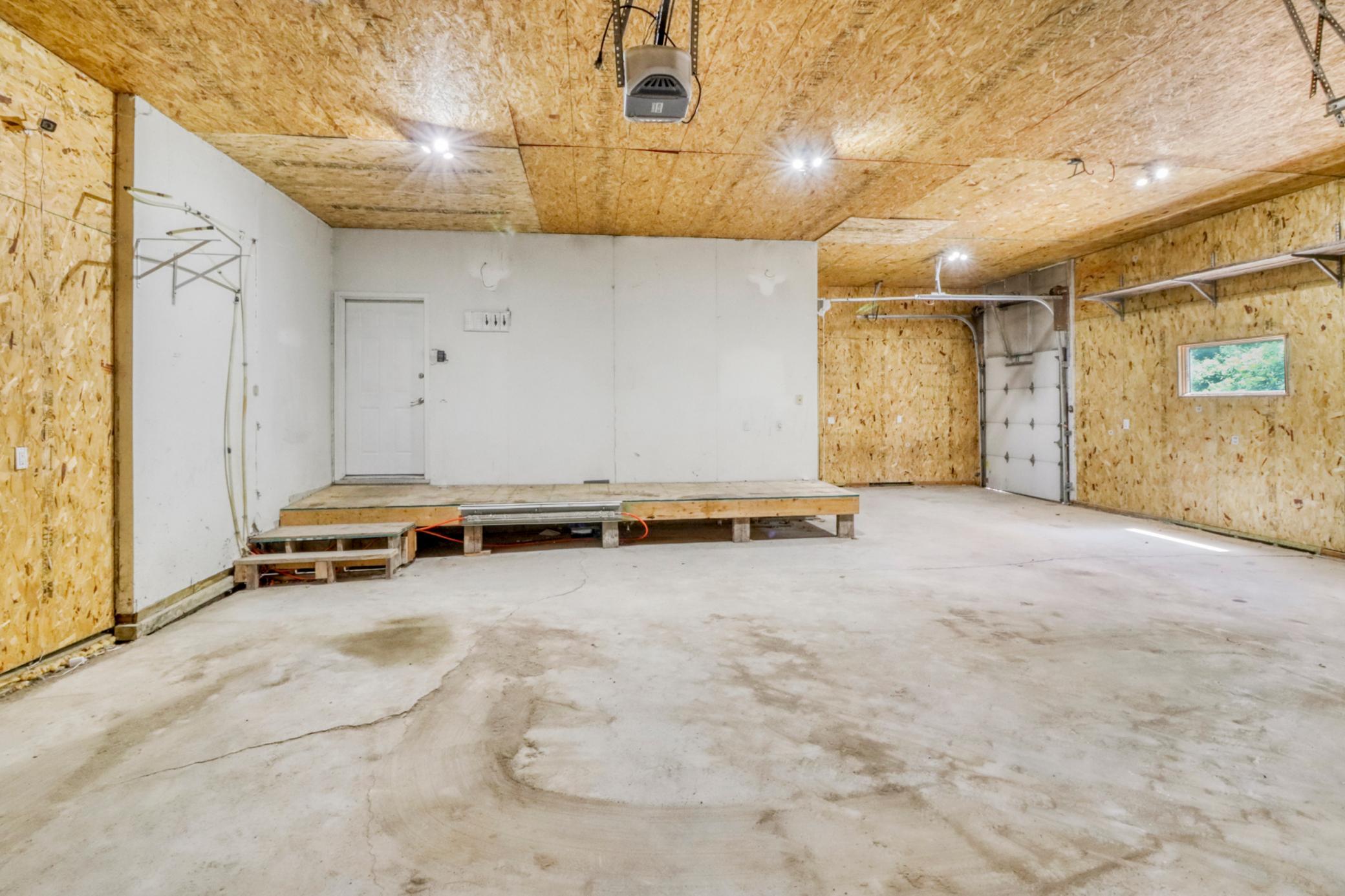 Garage1_2.JPG