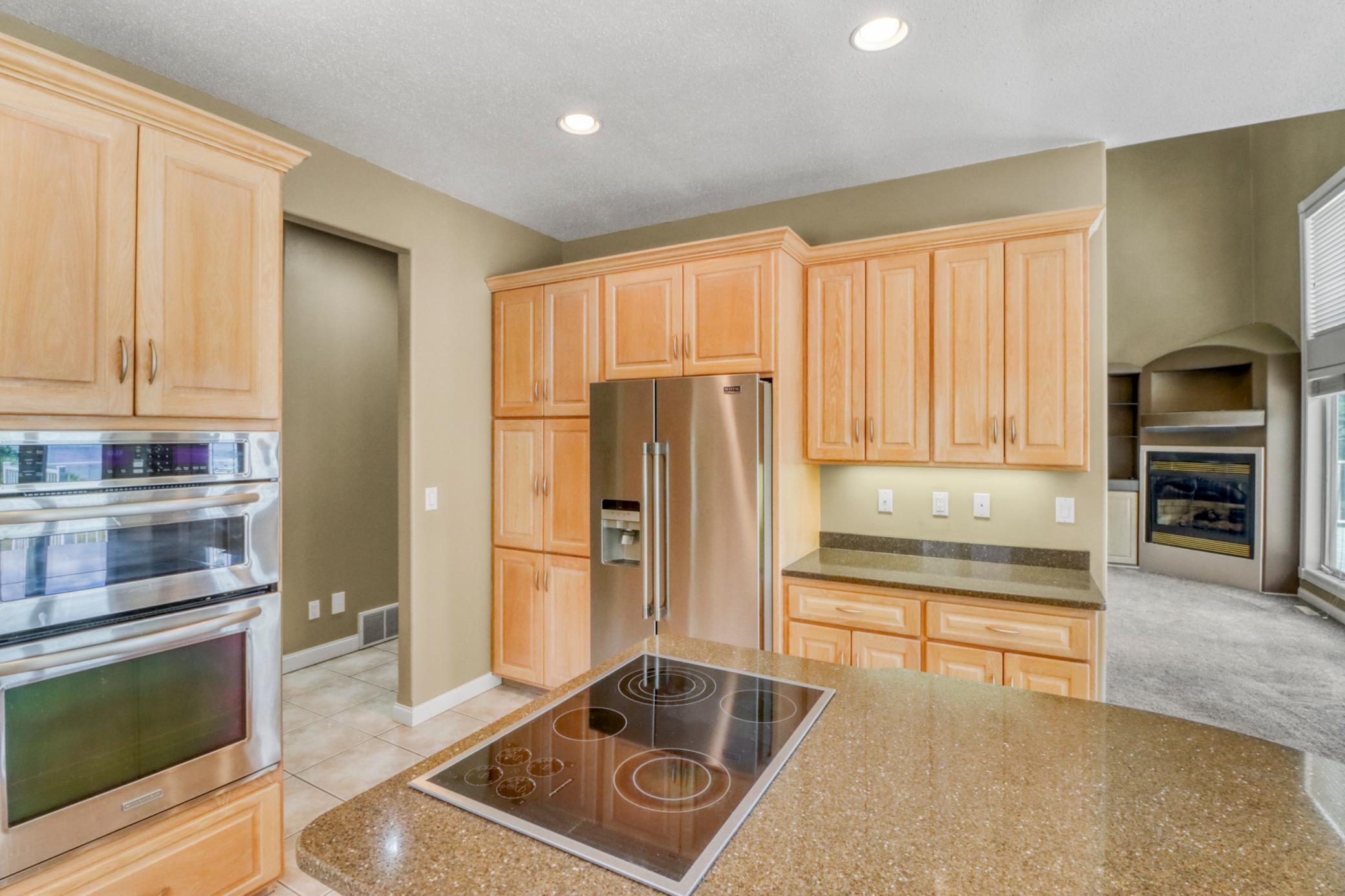 Kitchen1_5.JPG