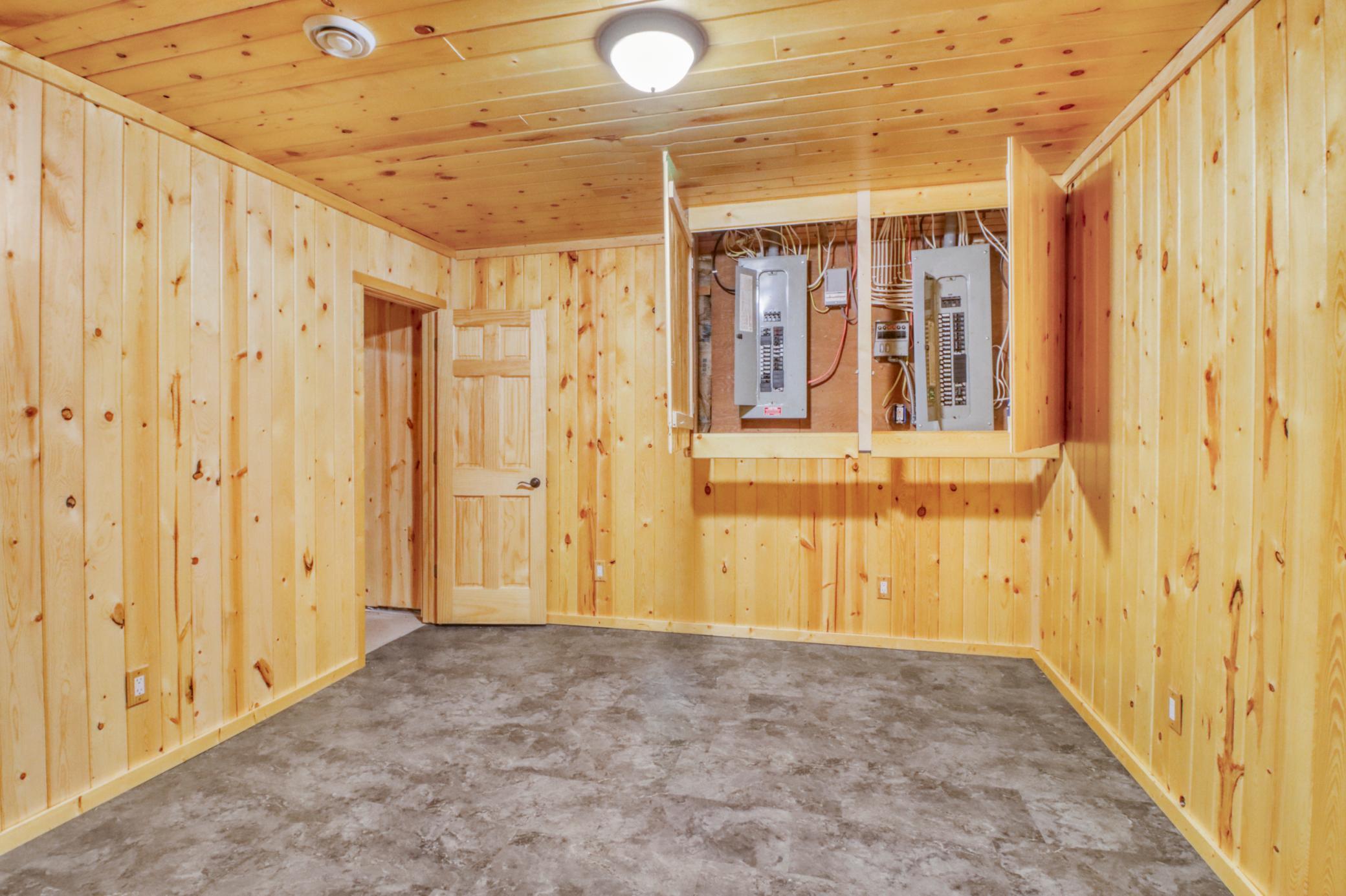 Basement Room1_0.JPG