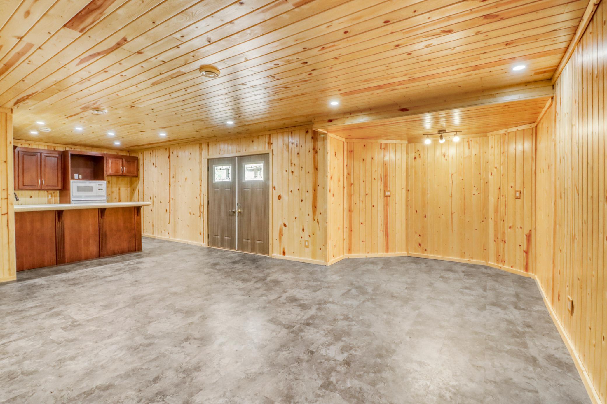 Basement1_3.JPG