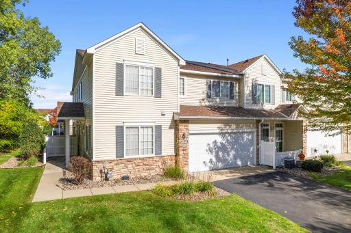 Ideally located just down the street from several ponds and parks, and near Southview Country Club, with convenient access to major roadways for an easy commute.