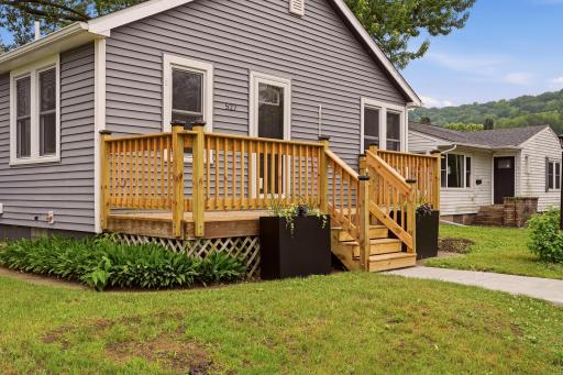 527 S 2nd Street, La Crescent, MN 55947
