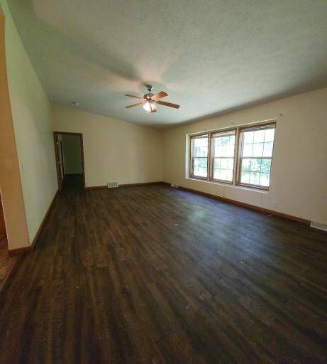 61256 440th Street, Fairfax, MN 55332