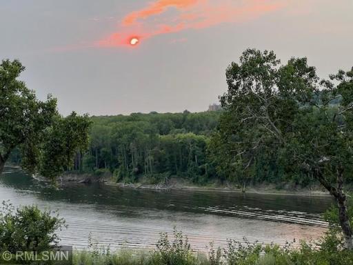 Watch the beautiful sunset from your own private balcony. "Red sky at night, sailors' delight!"